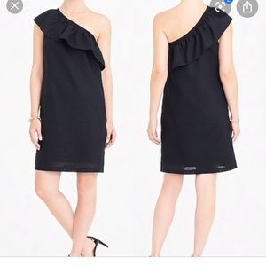 Black one should ruffle linen dress